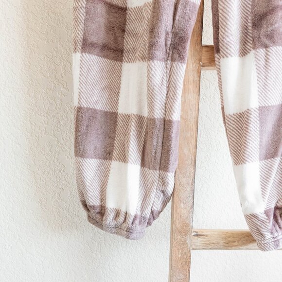 BloomChic Buffalo Plaid Lounge Set Size 10 – Zip Hoodie & Joggers, Super Soft! - Picture 8 of 9